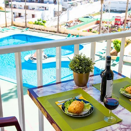 Comfortable Pool View *
